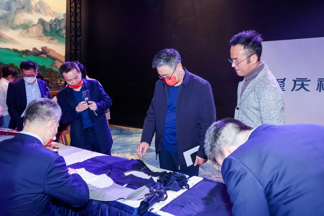  突破與自由，民族服裝定制品牌隆慶祥2023春夏新品發(fā)布會(huì)&ldquo;自由之境&rdquo;圓滿舉行