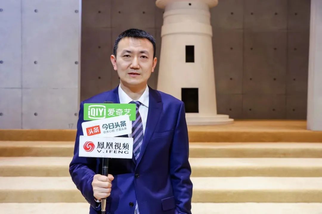  突破與自由，民族服裝定制品牌隆慶祥2023春夏新品發(fā)布會(huì)&ldquo;自由之境&rdquo;圓滿舉行