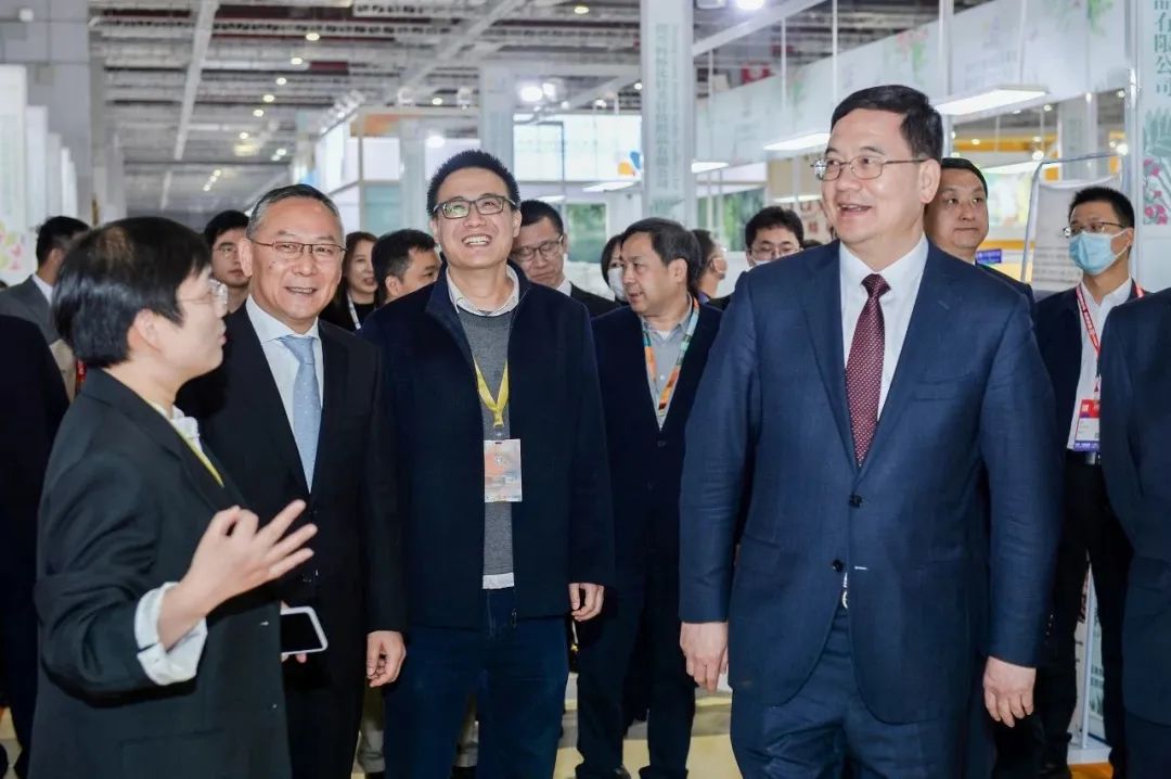 力為華夏添錦繡，織就神州好生活！2023中國紡聯(lián)春季聯(lián)展開幕式暨棉紡消費(fèi)季活動啟動儀式舉行