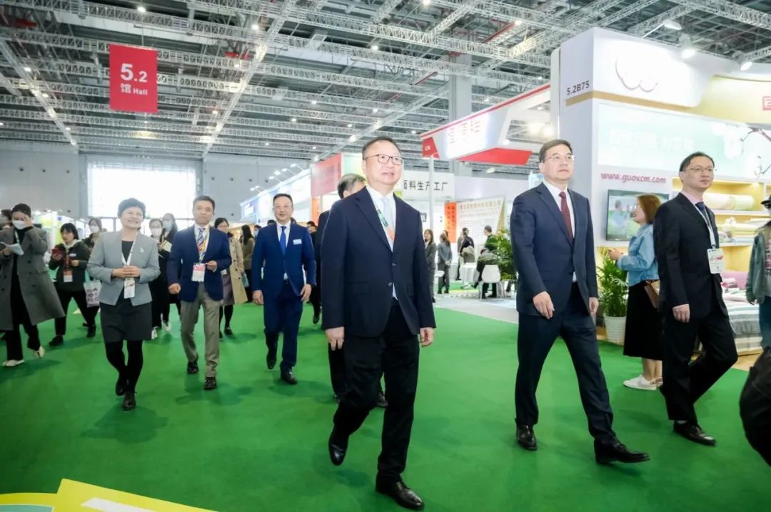 力為華夏添錦繡，織就神州好生活！2023中國紡聯(lián)春季聯(lián)展開幕式暨棉紡消費(fèi)季活動啟動儀式舉行