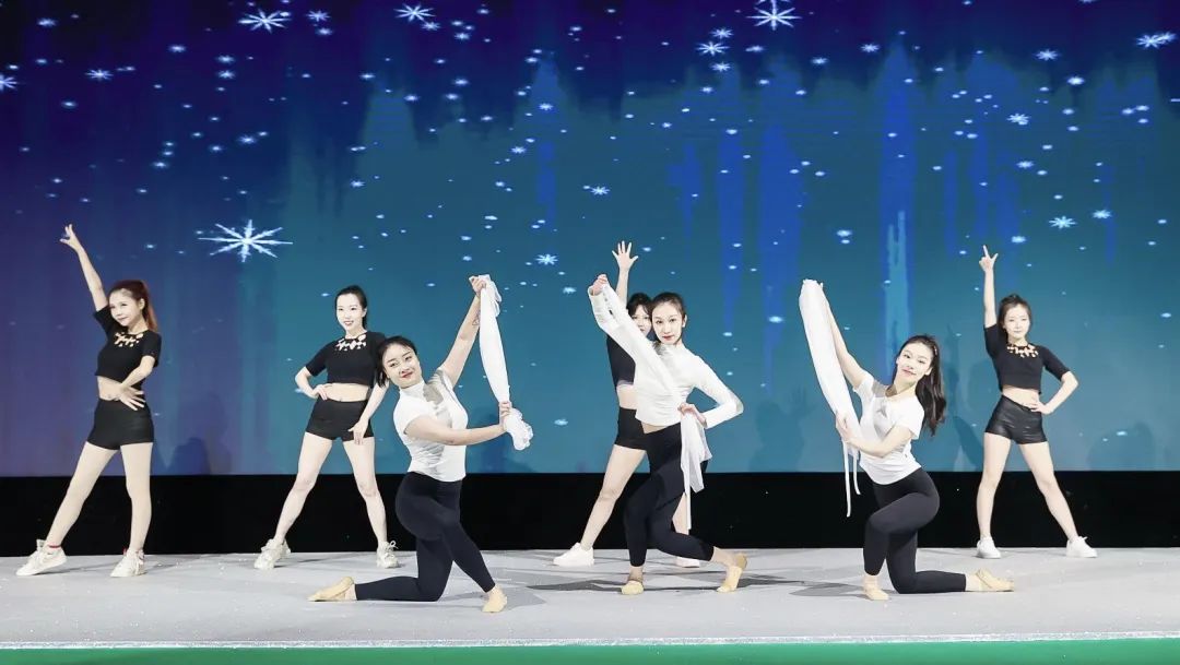 揭幕 | 華峰化學(xué)助力中國(guó)纖維品牌建設(shè)掀開新篇章