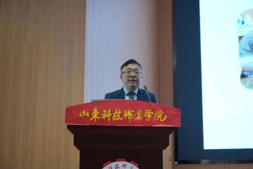 2022-2023中國(guó)校服產(chǎn)業(yè)研究中心年會(huì)在濰坊召開(kāi)