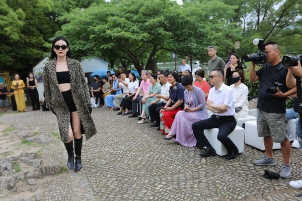 &ldquo;CHOICE YIN&rdquo; 尹的選擇驚艷河姆渡，演繹跨越七千年的時尚與文明的對話