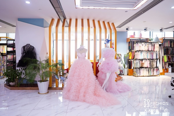 精準(zhǔn)對(duì)接，暢談合作！經(jīng)緯大師梁宇走進(jìn)柯橋面料企業(yè)