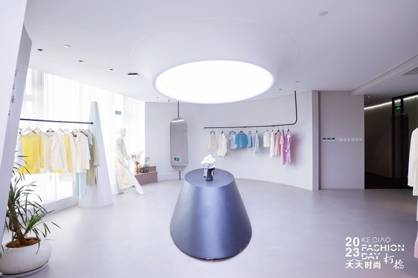 精準(zhǔn)對(duì)接，暢談合作！經(jīng)緯大師梁宇走進(jìn)柯橋面料企業(yè)