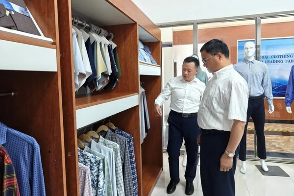 中國紡織品進(jìn)出口商會會長曹甲昌率會員企業(yè)赴越南訪問