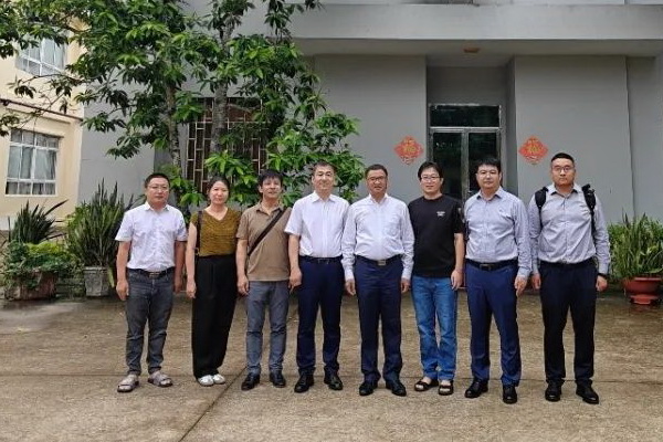 中國紡織品進(jìn)出口商會會長曹甲昌率會員企業(yè)赴越南訪問