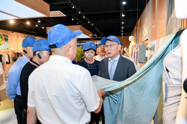 循道追光，致遠未來&mdash;&mdash;蘭精授牌華源紗線生產全球標桿工廠共赴璀璨新征程