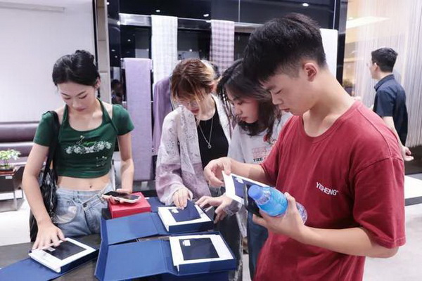 學(xué)在南山，益在長遠(yuǎn) &ldquo;南山智尚杯&rdquo;2023年中國職業(yè)裝設(shè)計(jì)大賽暨交通運(yùn)輸行業(yè)制服設(shè)計(jì)大賽大師課結(jié)課！