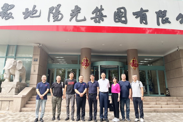 中國紡織品進(jìn)出口商會(huì)副會(huì)長張錫安一行調(diào)研青島家紡行業(yè)