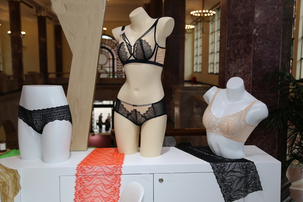 9月25-26日，為期兩天的2023上海國際貼身時尚原輔料展取得圓滿成功，感謝品牌展商與觀眾一如既往的厚愛與支持。新篇章即將開啟 敬請期待&hellip; &hellip;