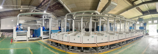 INTERFILIERE Shanghai 期待與您來年再見面！ INTERFILIERE INTERFILIERE貼身時(shí)尚原輔料展 2023-09-26 23:58 發(fā)表于上海   9月25-26日  為期兩天的2023上海國際貼身時(shí)尚原輔料展  取得圓滿成功  感謝品牌展商與觀眾一如既往的厚愛與支持      圖片 圖片 群星云集 大量品牌齊聚      圖片  圖片  圖片圖片圖片圖片圖片圖片圖片圖片圖片    圖片 圖片 承前啟后 講師風(fēng)采繼續(xù)    圖片圖片圖片圖片  圖片圖片圖片  圖片圖片圖片    圖片 圖片 精彩活動(dòng) 欽點(diǎn)優(yōu)秀典范    圖片  圖片    作為貼身時(shí)尚行業(yè)的專業(yè)展會(huì)，2023上海國際貼身時(shí)尚原輔料展全面整合行業(yè)資源，探索領(lǐng)域新產(chǎn)品、新技術(shù)、新理念。整場展會(huì)既有令人矚目的潮流新預(yù)測，又有催人奮進(jìn)的技術(shù)大革新，為促進(jìn)整個(gè)貼身時(shí)尚行業(yè)發(fā)展增色添彩。  圖片  圖片圖片  圖片  圖片    Interfiliere shanghai 作為知名的 Interfiliere 系列展在國內(nèi)開設(shè)的國際貼身時(shí)尚原輔料展，2023年與國內(nèi)中華紡織網(wǎng)、品牌服裝網(wǎng)、第一紡織網(wǎng)、CFW時(shí)尚、紡織服裝周刊、華衣網(wǎng)、中國貿(mào)易報(bào)等媒體開展深度合作并與Korean TV、INTIMA等海外媒體聯(lián)動(dòng)宣傳，是海外觀眾、海外展商與國內(nèi)市場進(jìn)行溝通、交流、往來的優(yōu)質(zhì)平臺(tái)。  圖片圖片圖片圖片  獲得Interfeel Awards的品牌及原創(chuàng)設(shè)計(jì)，更有機(jī)會(huì)參與2024年1月所舉辦的INTERFILIERE PARIS，在另一個(gè)國際舞臺(tái)獲得綻放光芒。如果您對自己的品牌產(chǎn)品足夠自信并愿意為引領(lǐng)整個(gè)貼身時(shí)尚產(chǎn)業(yè)走向更超前、更具想象力的未來，歡迎致電詢問：  Riana Cai 蔡繆田 女士  郵箱：Riana.Cai@comexposium.com  電話：+86 136 6183 5652    Mr  Fernando Zhu 朱天德 先生   郵箱：Fernando.Zhu@comexposium.com  電話：+86 157 2156 1236    獲取趨勢色卡請聯(lián)系：  Ms Cupid Ni 倪倩 女士  郵箱：Cupid.Ni@comexposium.com  電話： +86 156 1870 7710      新篇章即將開啟 敬請期待&hellip;  閱讀 427  INTERFILIERE貼身時(shí)尚原輔料展 ? 寫下你的留言 人劃線