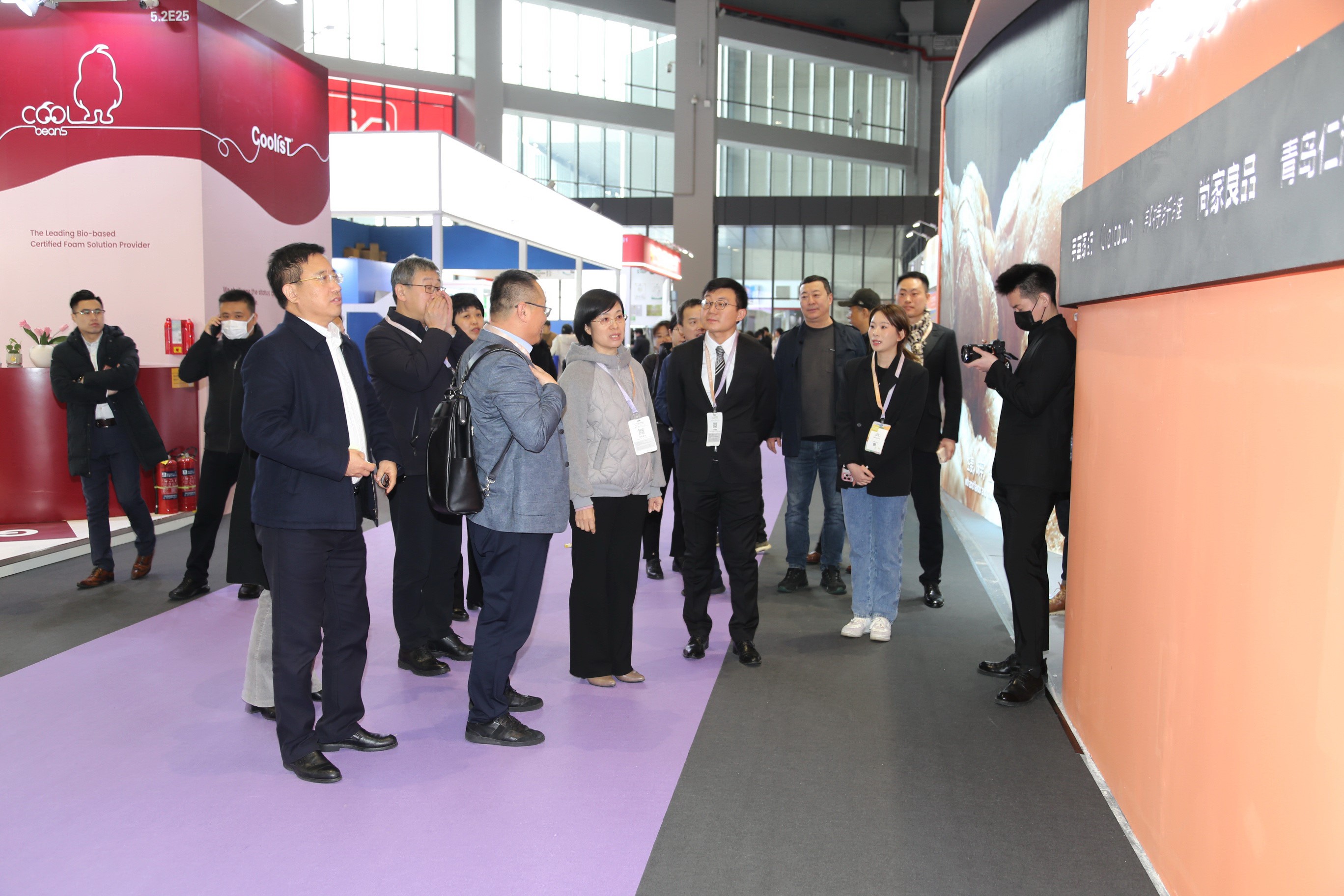 青島組團(tuán)參加intertextile家紡展，副市長趙燕一行蒞臨考察