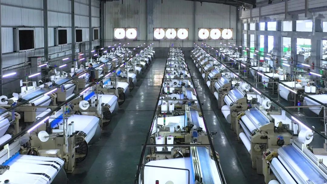 萬興?。合蛐绿豳|(zhì)，打造首選梭織面料合作伙伴