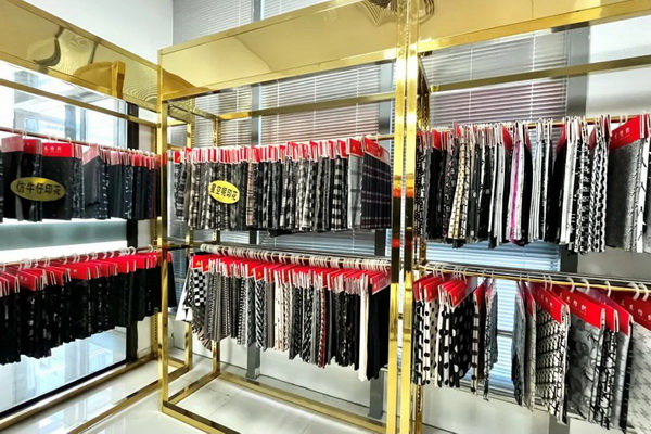 越努力，越幸運(yùn)&mdash;&mdash;訪紹興市易燦紡織品有限公司董事長(zhǎng)羅麗琴