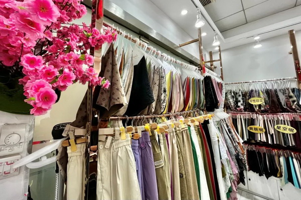  越努力，越幸運(yùn)&mdash;&mdash;訪紹興市易燦紡織品有限公司董事長(zhǎng)羅麗琴