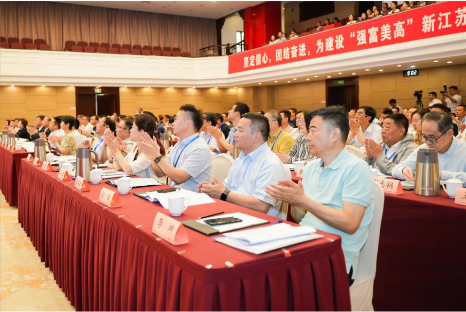 江蘇省紡織工業(yè)協(xié)會(huì)召開(kāi)第五次會(huì)員代表大會(huì)，周勇當(dāng)先新一任會(huì)長(zhǎng)