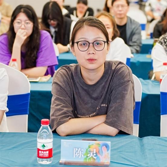 把握展陳設(shè)計(jì)前沿趨勢，柯橋天天時(shí)尚為紡企提供展廳升級實(shí)用指南！