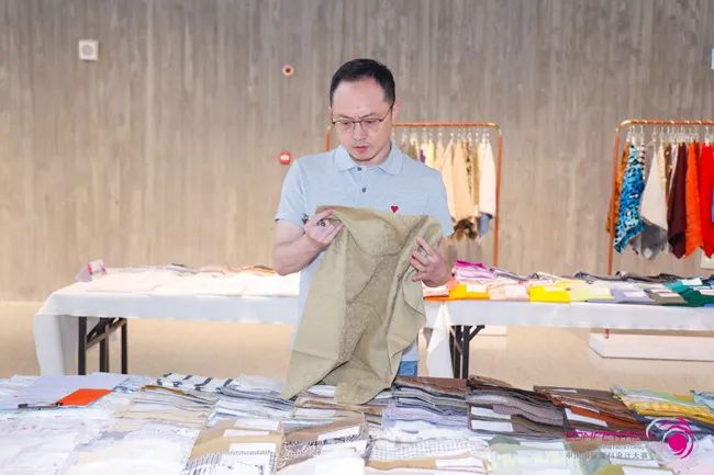 中國流行面料如何煥新當代設(shè)計？聯(lián)動雅瑩集團，這場評審會為好創(chuàng)意持續(xù)加碼