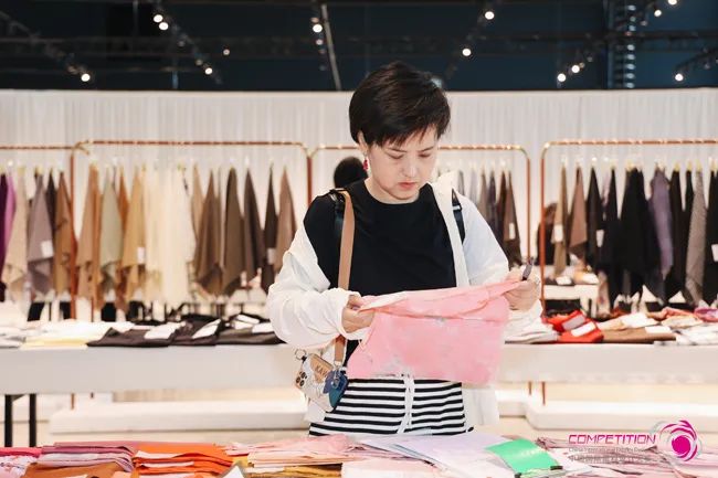 中國流行面料如何煥新當代設(shè)計？聯(lián)動雅瑩集團，這場評審會為好創(chuàng)意持續(xù)加碼