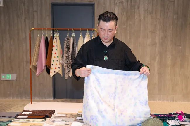 中國流行面料如何煥新當代設(shè)計？聯(lián)動雅瑩集團，這場評審會為好創(chuàng)意持續(xù)加碼