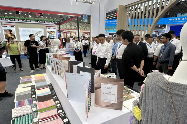 36家毛織企業(yè)抱團(tuán)參展中國(guó)（鄂爾多斯）國(guó)際羊絨羊毛展覽會(huì)，提升大朗品牌知名度 