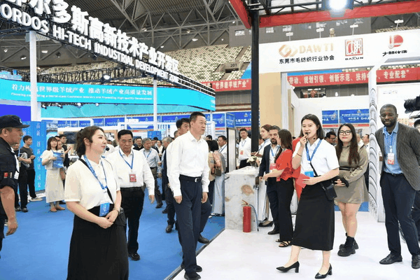 36家毛織企業(yè)抱團(tuán)參展中國(guó)（鄂爾多斯）國(guó)際羊絨羊毛展覽會(huì)，提升大朗品牌知名度 