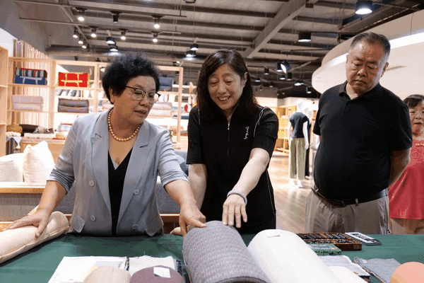 勞模、低碳、AI、新材料&hellip;&hellip;紡織行業(yè)專精特新中小企業(yè)走進(jìn)石家莊