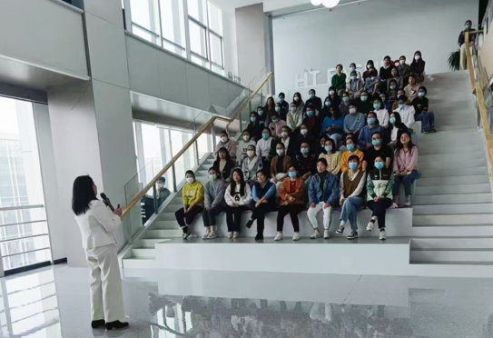 《鴻天集團：積極實踐以人為本的家庭友好政策》