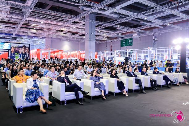 用設(shè)計，共繪產(chǎn)業(yè)夢想藍(lán)圖！2024中國國際面料設(shè)計大賽再譜新篇