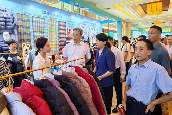 暢&ldquo;聊&rdquo;棉絨情、&ldquo;鏈&rdquo;接新征程，首屆山東&middot;聊城紡織服裝高質(zhì)量發(fā)展大會暨棉絨服供應(yīng)鏈對接會成功舉辦