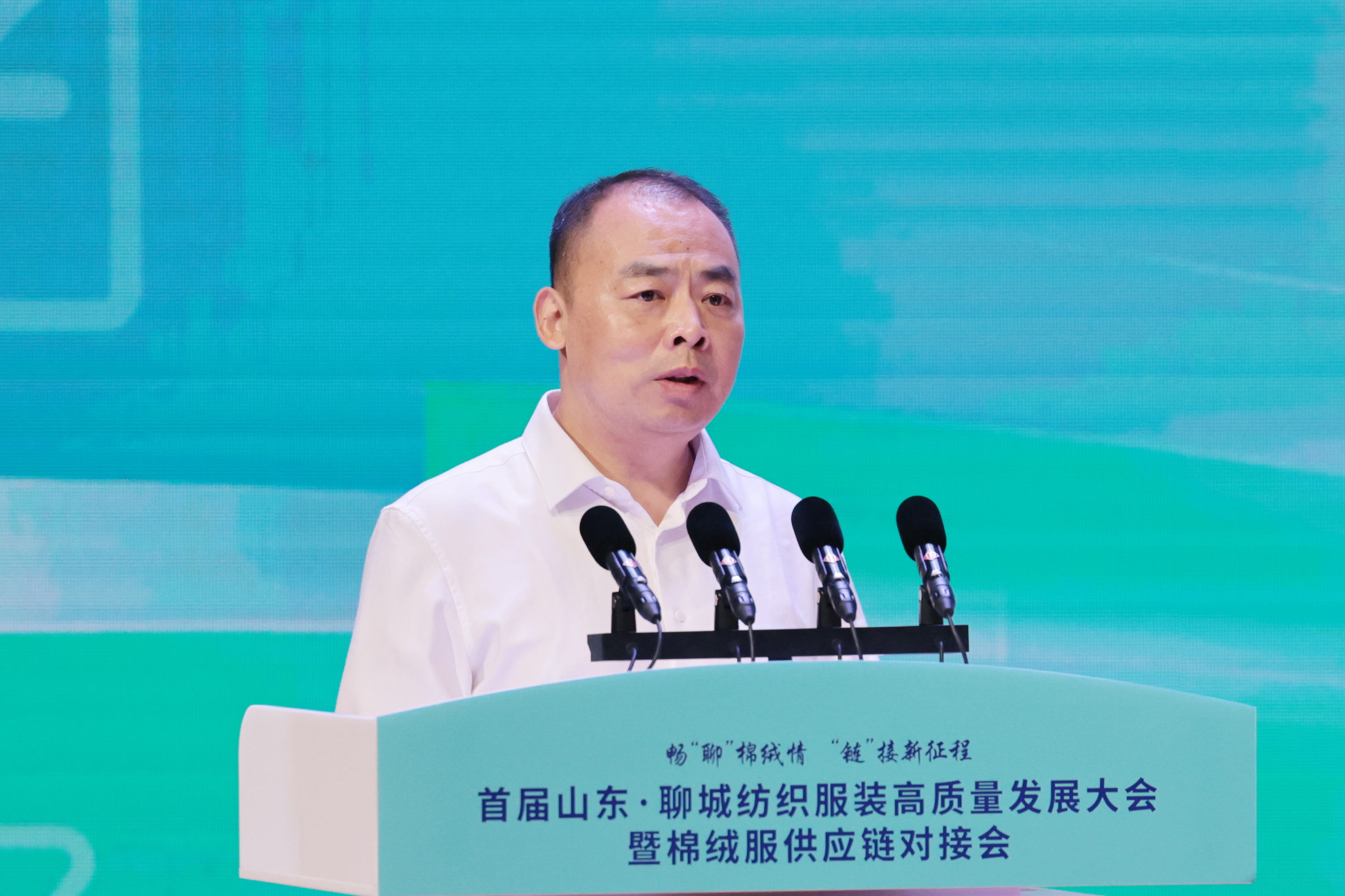 聊城市委組織部常務(wù)副部長  丁耀偉