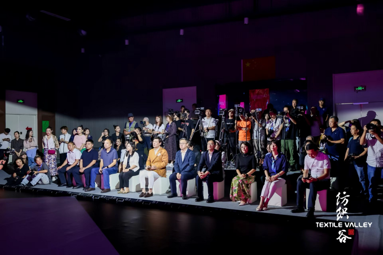 探尋新銳時尚新勢力，開拓時尚領(lǐng)域新視角-- &ldquo;2024大學(xué)生聯(lián)合時裝秀&rdquo;在青上演