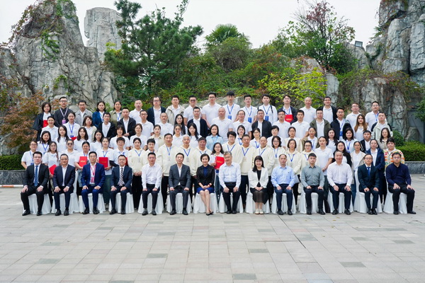 全國決賽成功舉辦！2024紡織面料設(shè)計師職業(yè)技能競賽推動創(chuàng)意人才培養(yǎng)