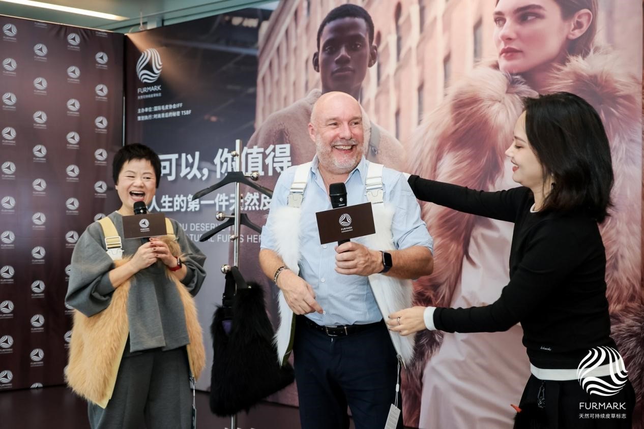 國(guó)際毛皮協(xié)會(huì)IFF定制禮物來(lái)襲，是時(shí)尚博主們整個(gè)愛(ài)住的天然皮草單品！