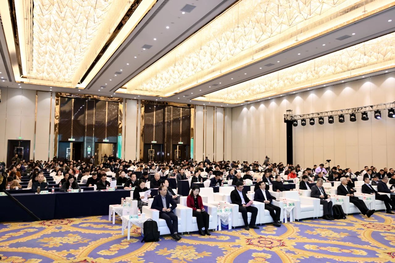 &ldquo;數(shù)實(shí)融合  織造未來(lái)&rdquo;--第一屆中國(guó)紡織行業(yè)數(shù)字化轉(zhuǎn)型大會(huì)在紹興柯橋舉行