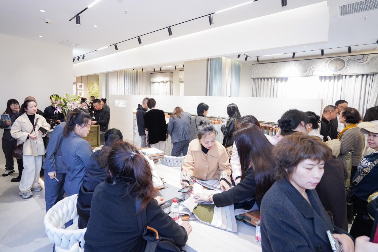 智造織就未來，錦韻潮動全球！2025海寧春季家博會今日啟幕