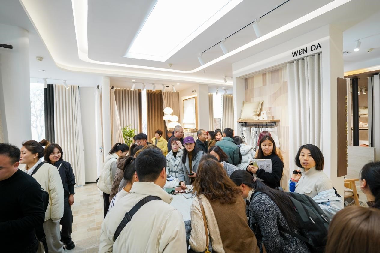 智造織就未來，錦韻潮動全球！2025海寧春季家博會今日啟幕