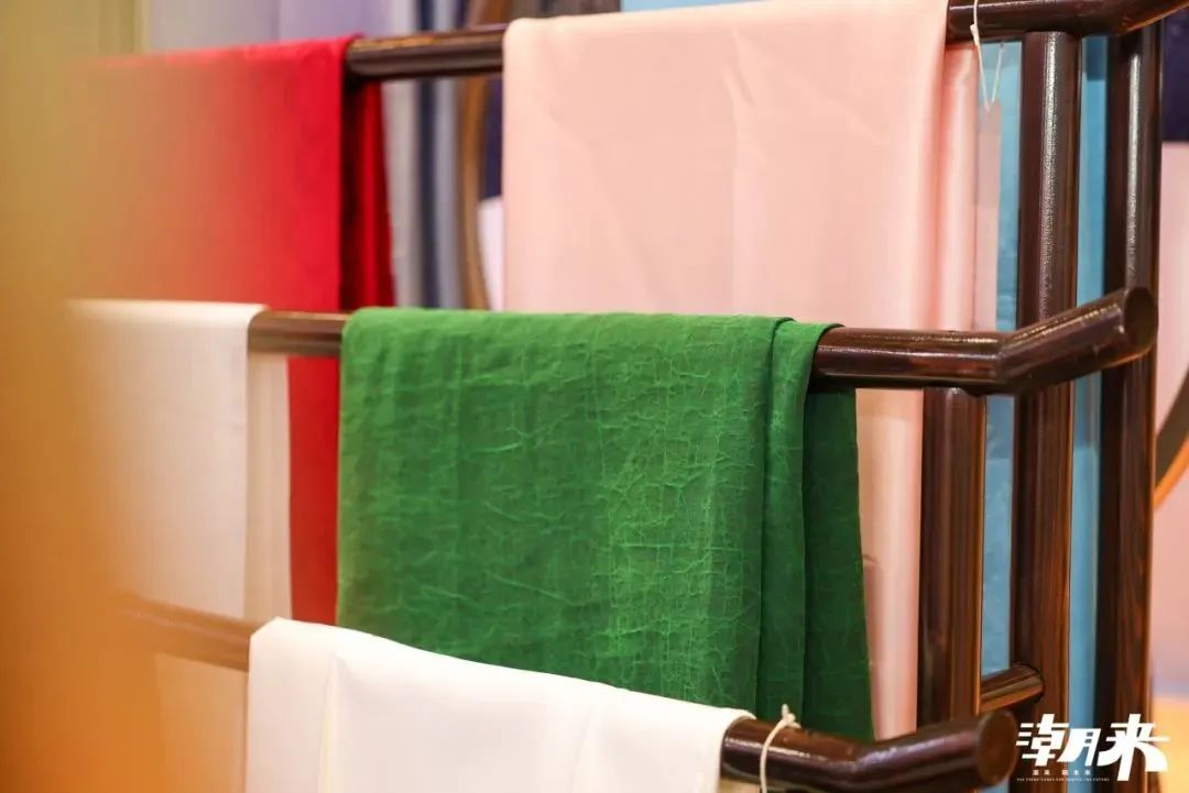 向&ldquo;心&rdquo;而生 逐&ldquo;質(zhì)&rdquo;而行 2025海寧中國(guó)國(guó)際皮革毛皮時(shí)裝面輔料展盛大開(kāi)幕