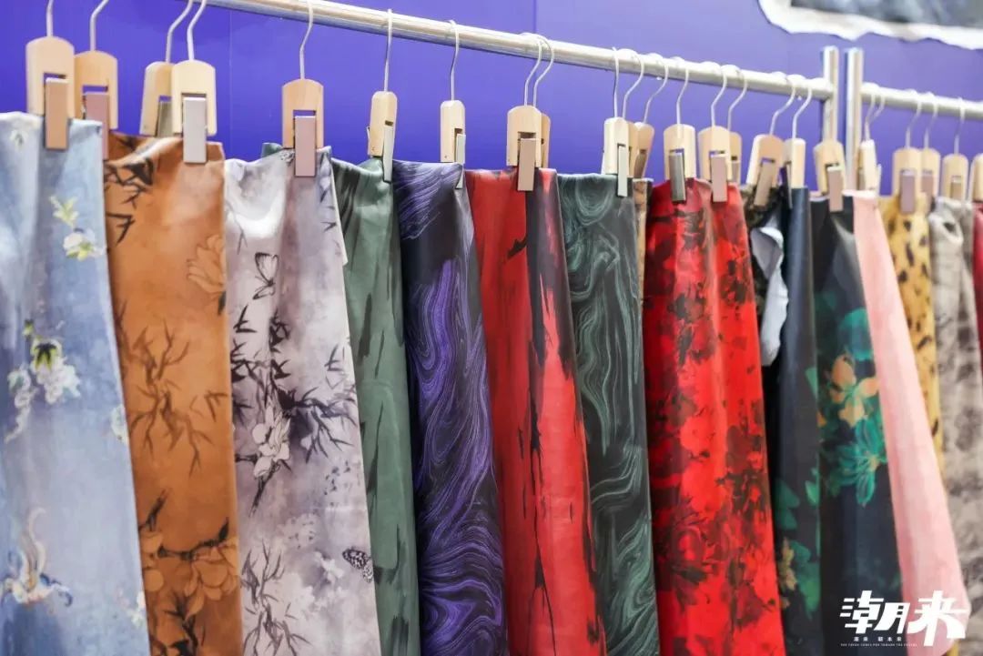 向&ldquo;心&rdquo;而生 逐&ldquo;質(zhì)&rdquo;而行 2025海寧中國(guó)國(guó)際皮革毛皮時(shí)裝面輔料展盛大開(kāi)幕