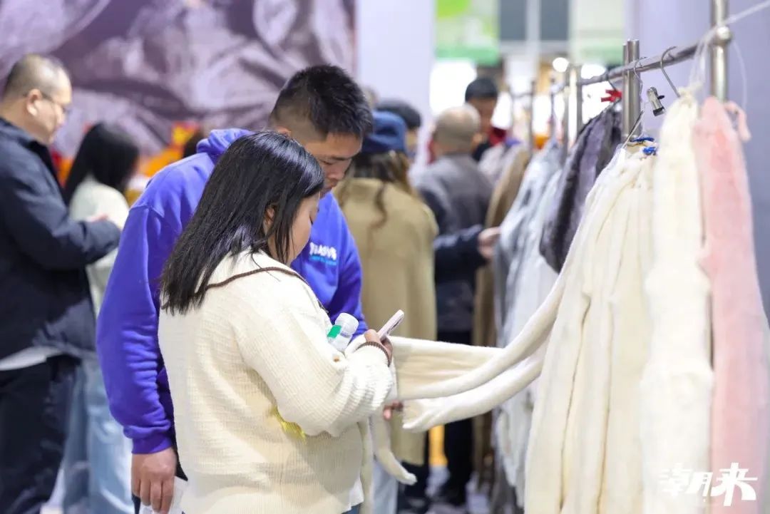 向&ldquo;心&rdquo;而生 逐&ldquo;質(zhì)&rdquo;而行 2025海寧中國(guó)國(guó)際皮革毛皮時(shí)裝面輔料展盛大開(kāi)幕