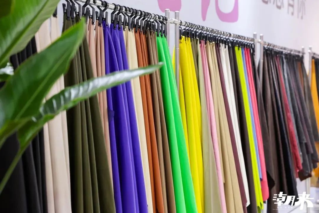 向&ldquo;心&rdquo;而生 逐&ldquo;質(zhì)&rdquo;而行 2025海寧中國(guó)國(guó)際皮革毛皮時(shí)裝面輔料展盛大開(kāi)幕