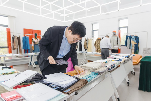 挖掘創(chuàng)新人才，激發(fā)產(chǎn)業(yè)活力！&ldquo;第十屆（2025年）十佳紡織面料設(shè)計師及培養(yǎng)先進單位評選&rdquo;評審會于柯橋舉行