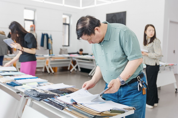 挖掘創(chuàng)新人才，激發(fā)產(chǎn)業(yè)活力！&ldquo;第十屆（2025年）十佳紡織面料設(shè)計師及培養(yǎng)先進單位評選&rdquo;評審會于柯橋舉行