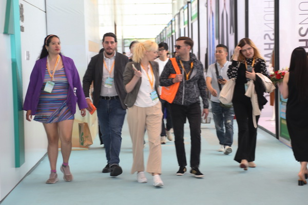 新形勢、新機遇，2025柯橋春季國際紡博會拉開帷幕，全方位展示中國紡織發(fā)展的強韌