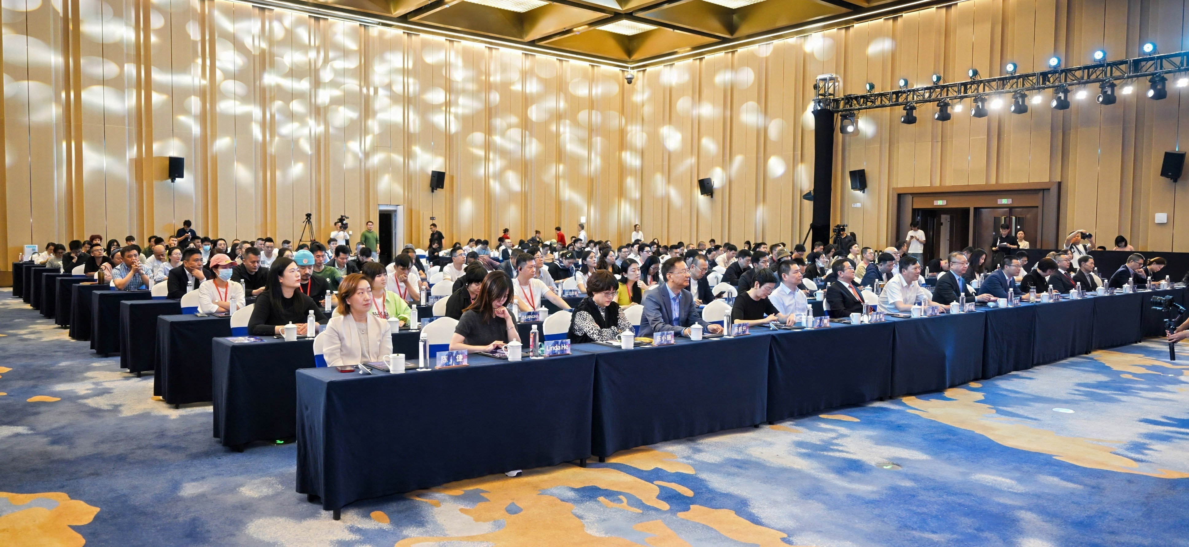 內(nèi)外兼修，柯橋這場(chǎng)活動(dòng)描繪中國(guó)紡織品牌的創(chuàng)新發(fā)展路徑