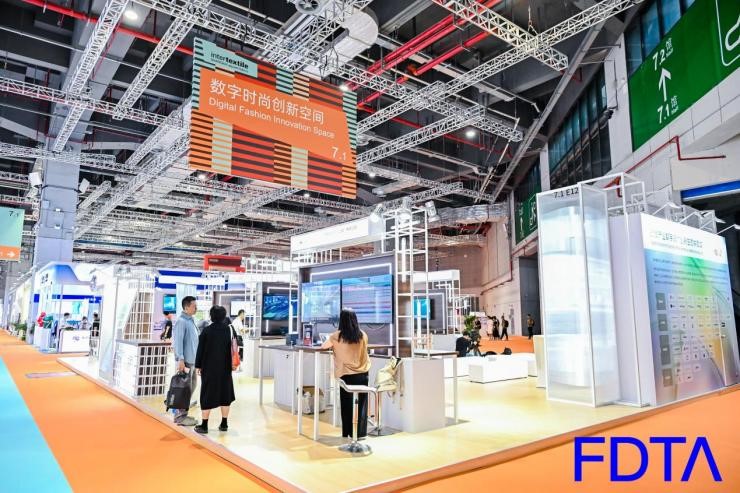 從數(shù)據(jù)決策到虛擬織布，數(shù)字時(shí)尚創(chuàng)新空間貫通紡織全鏈數(shù)智升級(jí)！