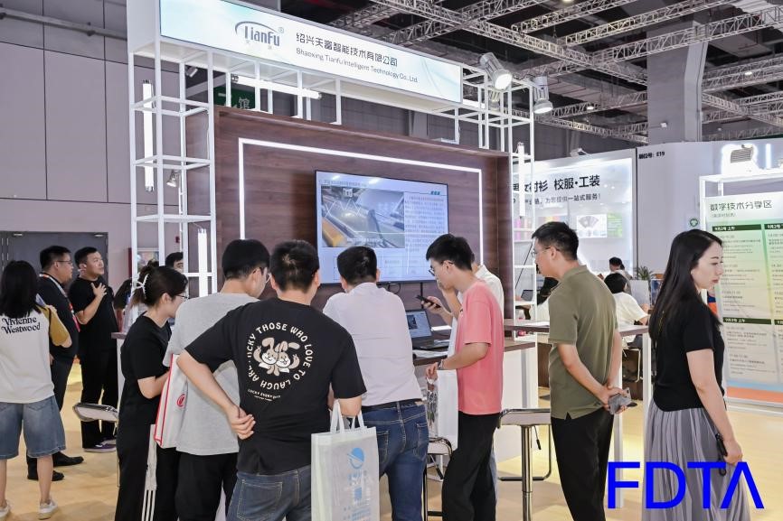 從數(shù)據(jù)決策到虛擬織布，數(shù)字時(shí)尚創(chuàng)新空間貫通紡織全鏈數(shù)智升級(jí)！