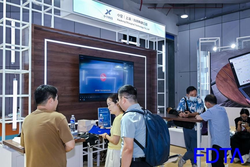 從數(shù)據(jù)決策到虛擬織布，數(shù)字時(shí)尚創(chuàng)新空間貫通紡織全鏈數(shù)智升級(jí)！