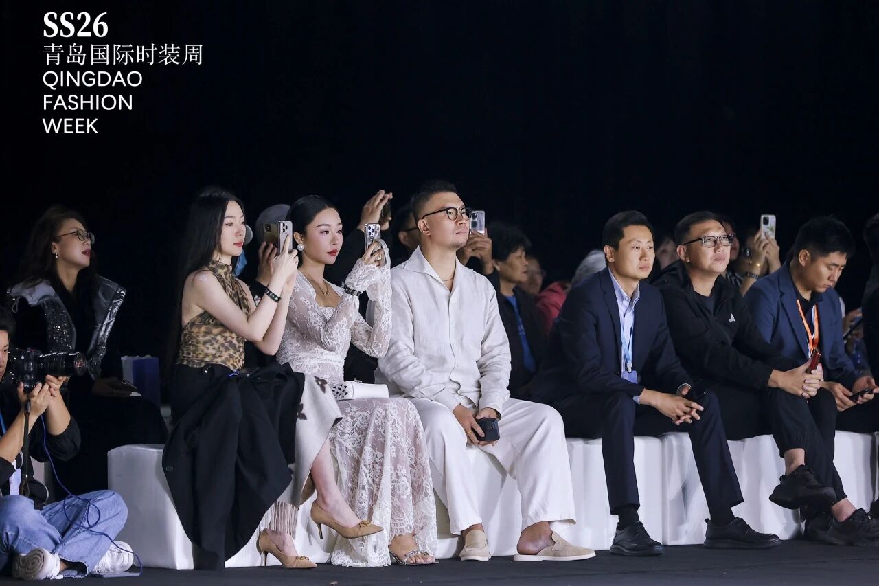 潮涌浮山灣畔 時尚綺夢啟航--2025中國（青島）國際時裝周盛大啟幕！